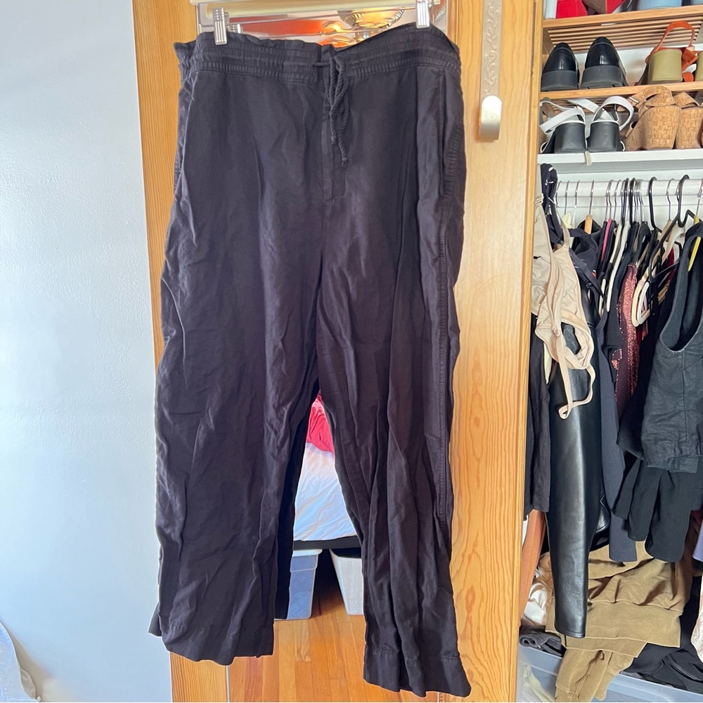 Slouchy black GAP linen pants